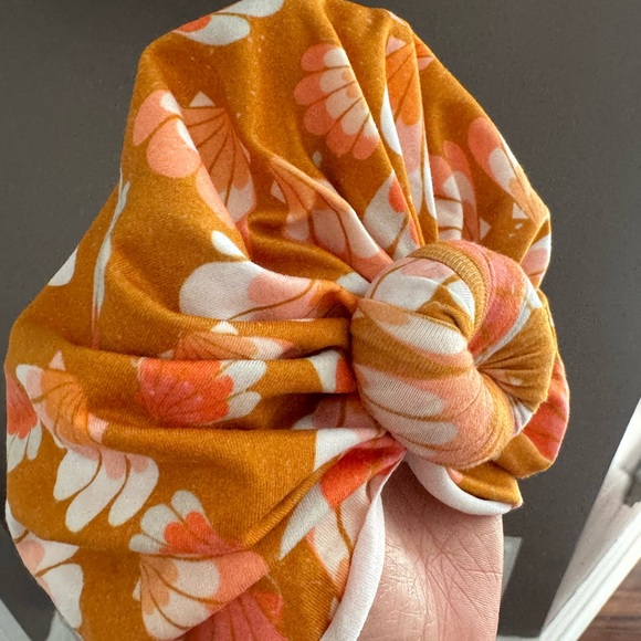 Seashell bunny knot - Picture 2 of 3